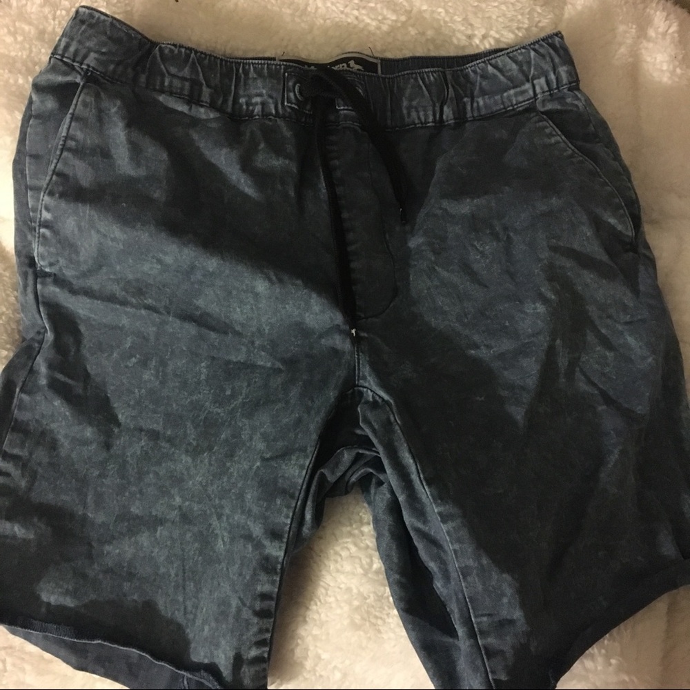 Modern amusement shorts